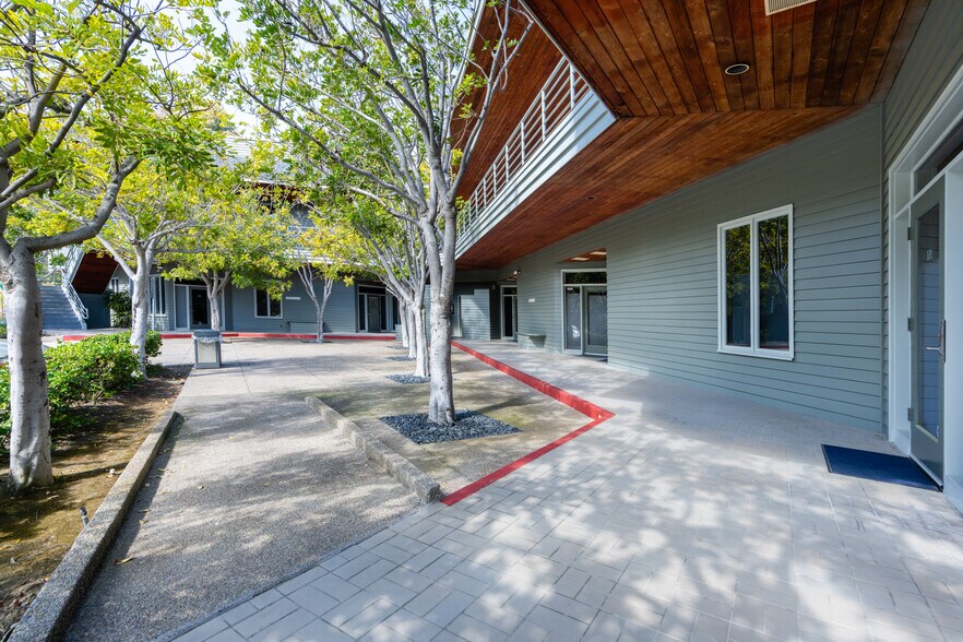 More Photos Of 5190 Governor Dr, San Diego Office For Lease