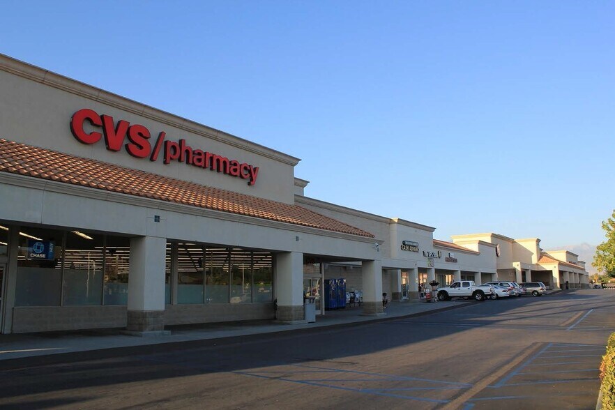 More Photos Of 210 E Stetson Ave, Hemet Supermarket For Lease