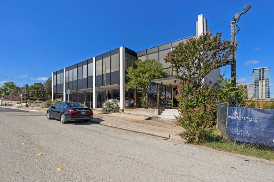 More Photos Of 910 Collier St, Fort Worth Loft Creative Space For Lease