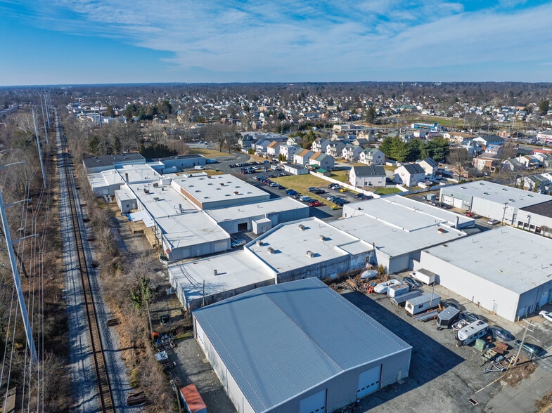 More Photos Of 500 Pine St, Holmes Unknown For Lease