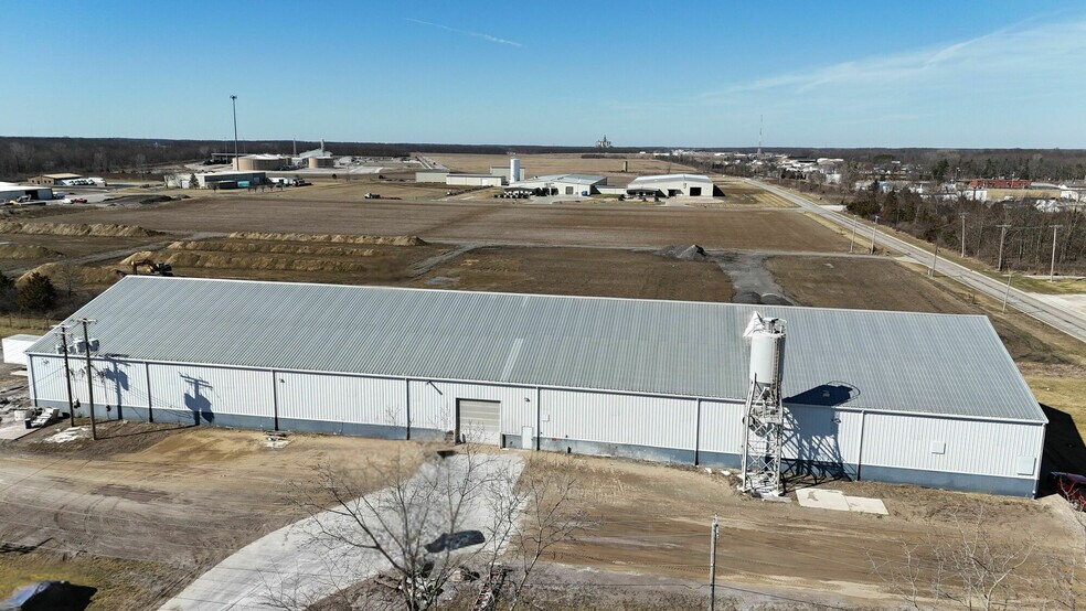 Primary Photo Of 1459 Quality Dr, Defiance Manufacturing For Lease