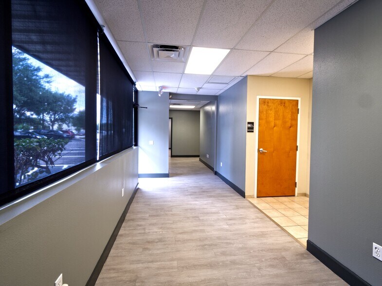 More Photos Of 402 Chairman Ct, DeBary Warehouse For Lease