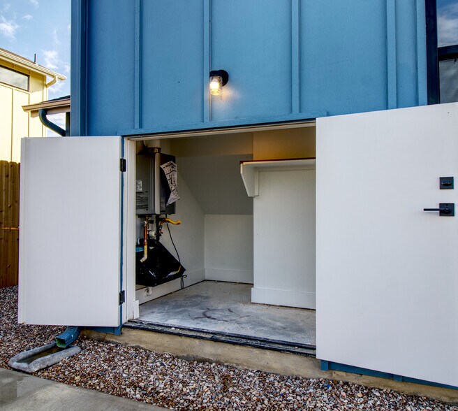 More Photos Of 2608 Bristol Dr, Austin Multifamily For Sale