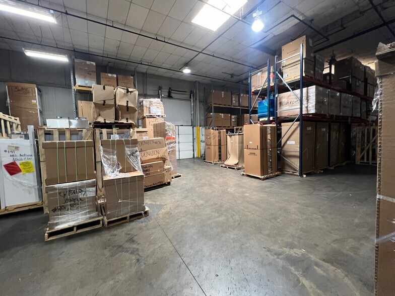 More Photos Of 3221 E Randol Mill Rd, Arlington Manufacturing For Lease