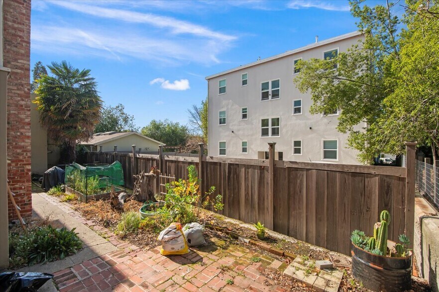 More Photos Of 1526 Arch St, Berkeley Apartments For Sale