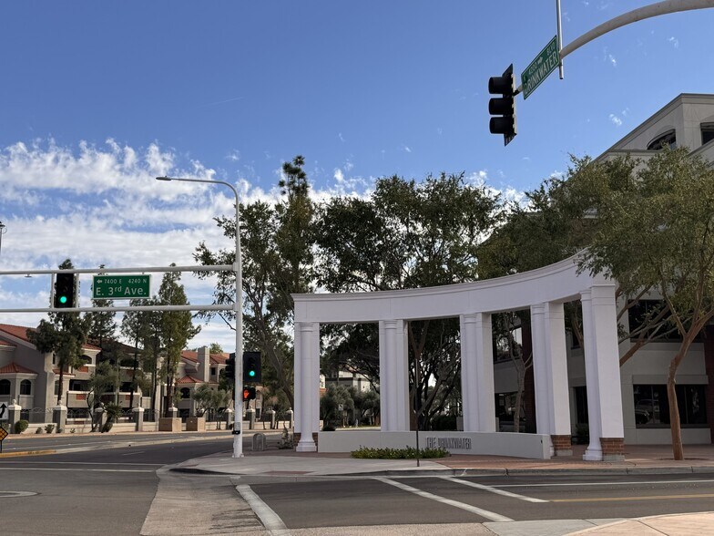 More Photos Of 4260 N Drinkwater Blvd, Scottsdale Freestanding For Lease