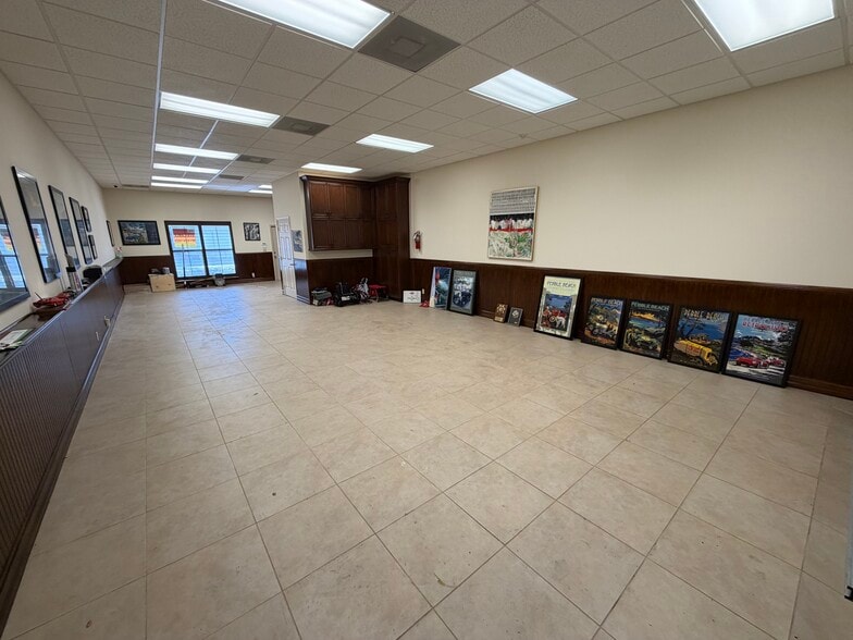 More Photos Of 212 N U.S. Hwy 1, Tequesta Warehouse For Sale