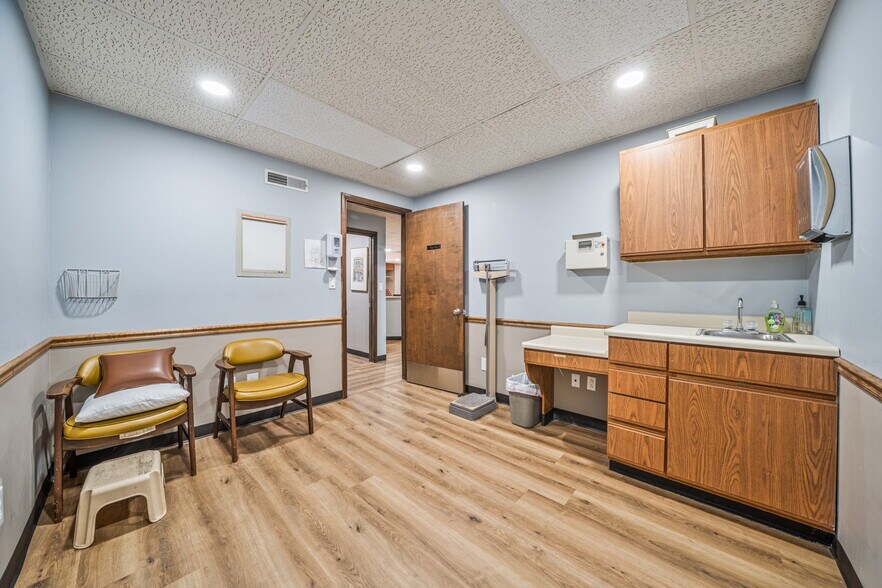 More Photos Of 985 Penn St, Brackenridge Medical For Sale