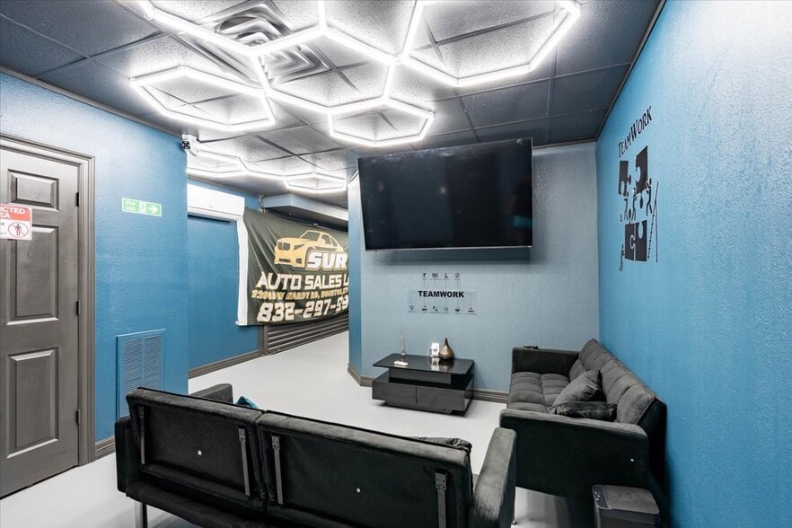 More Photos Of 12969 W Hardy Rd, Houston Warehouse For Sale