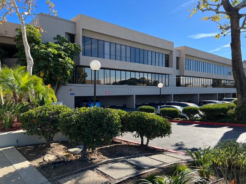 More Photos Of 1601 Dove St, Newport Beach Medical For Lease