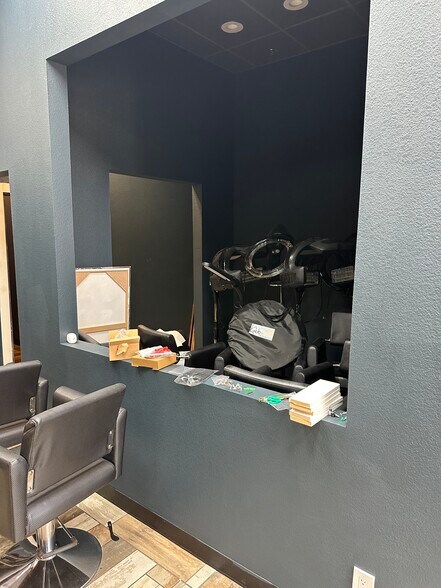 More Photos Of 2800 North Gate Blvd, Colorado Springs Freestanding For Lease