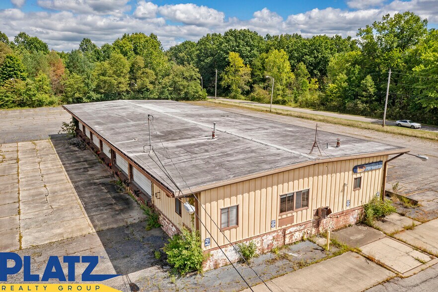 More Photos Of 3020 Gale Ave, Hubbard Truck Terminal For Lease