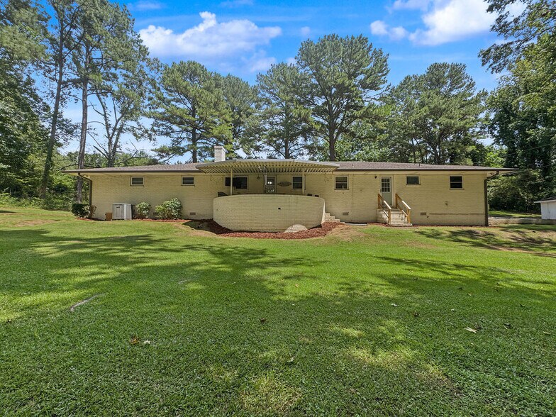 More Photos Of 5602 Highway 69 N, Northport Flex For Sale