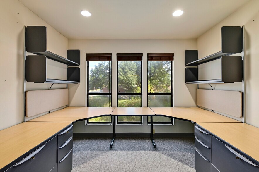More Photos Of 8733 Shoal Creek Blvd, Austin Office For Lease