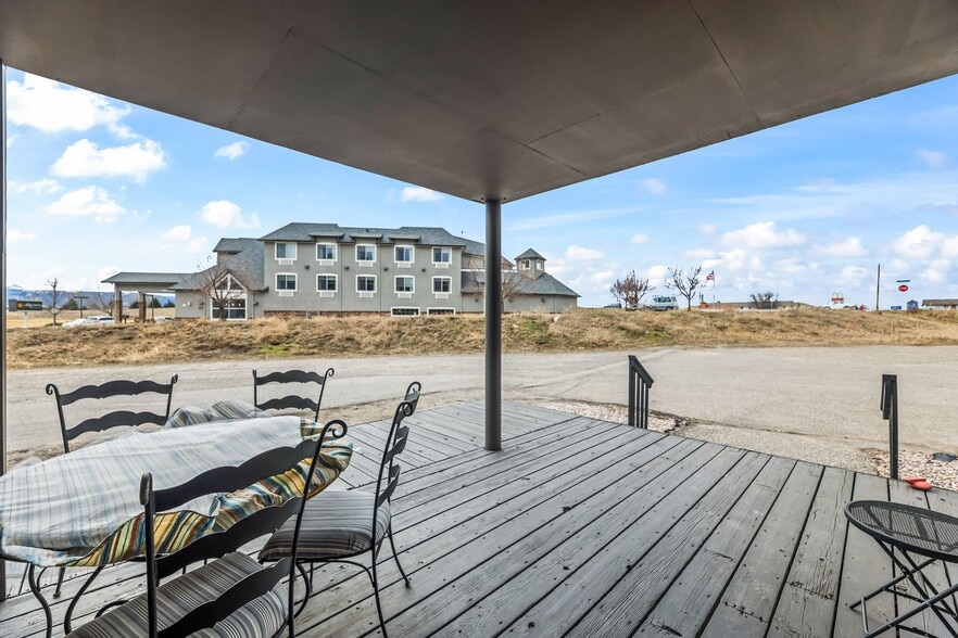 More Photos Of 2000 N 7th Ave, Bozeman Flex For Sale