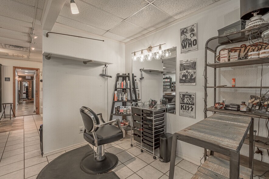 More Photos Of 131 Commerce st, Lovelady General Retail For Sale