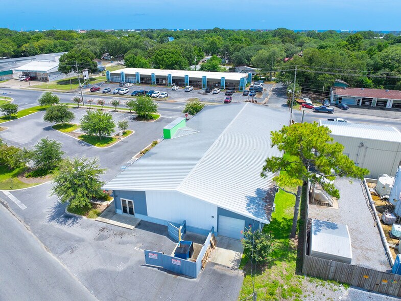 More Photos Of 21 Hollywood Blvd SW, Fort Walton Beach General Retail For Sale