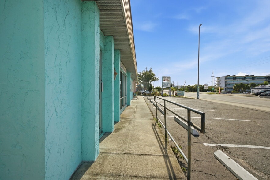 More Photos Of 1503 S McCall Rd, Englewood Freestanding For Sale