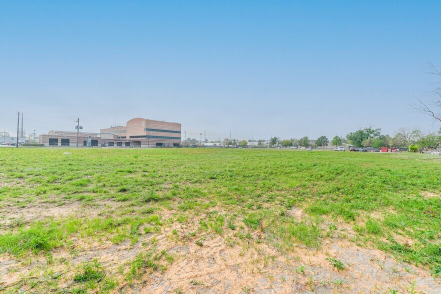 More Photos Of 6950 Old Katy Rd, Houston Land For Sale