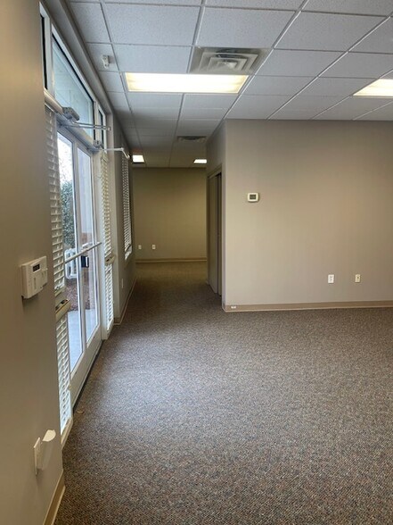 More Photos Of 1710 E Arlington Blvd, Greenville Office Residential For Lease