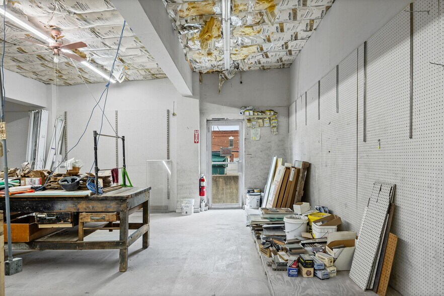 More Photos Of 215 W Franklin St, Delphi Flex For Sale