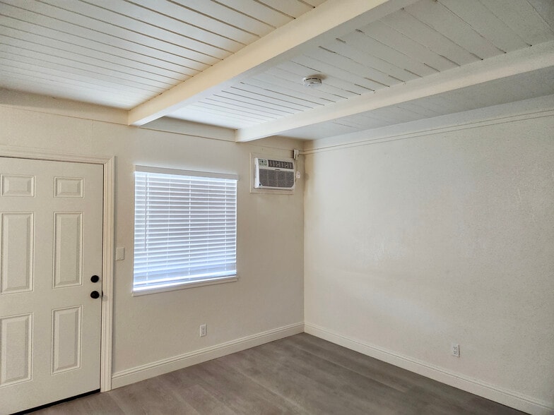 More Photos Of 1124 Union Ave, Fairfield Apartments For Sale