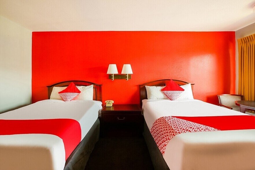 More Photos Of 4012 N State Line Ave, Texarkana Hotel For Sale