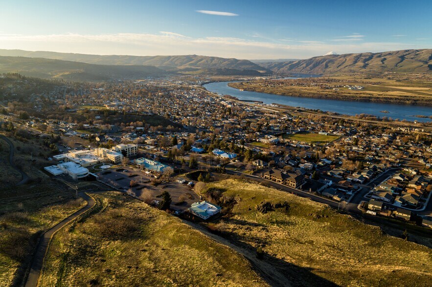 More Photos Of 1935 E 19th St, The Dalles Medical For Lease