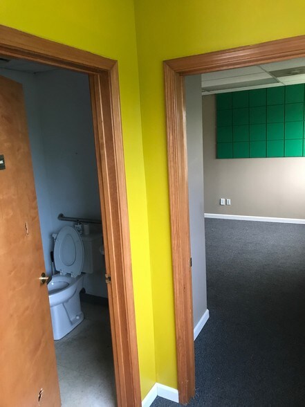 More Photos Of 9 Westport Ct, Bloomington Warehouse For Sale