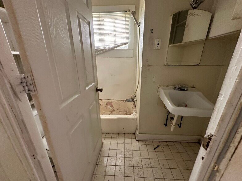 More Photos Of 555 E Boyd Dr, Baton Rouge Multifamily For Sale