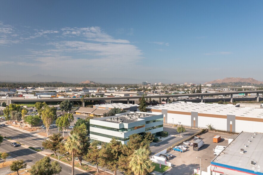 More Photos Of 2155 Chicago Ave, Riverside Office For Lease