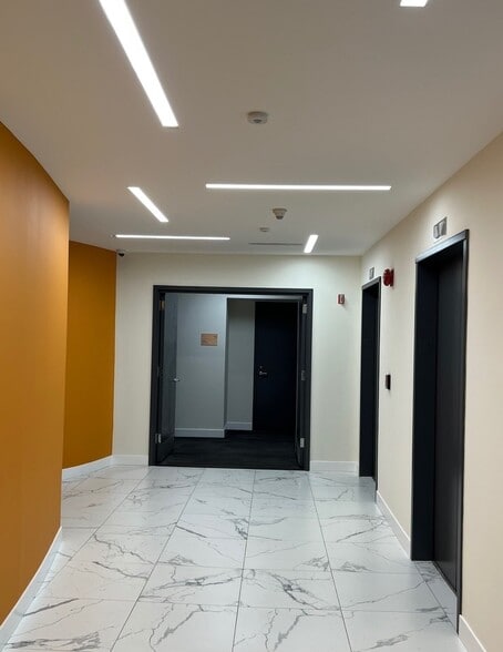 More Photos Of 3330 Cahuenga Blvd W, Los Angeles Office For Sale