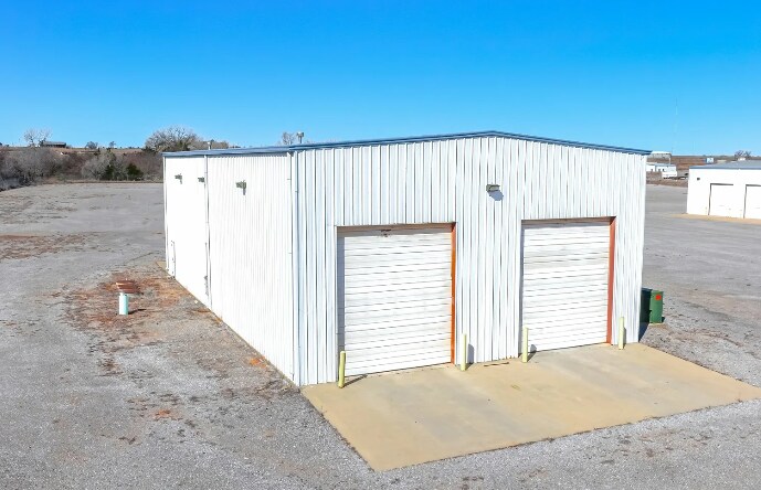More Photos Of 2003 S Merritt Rd, Elk City Warehouse For Sale