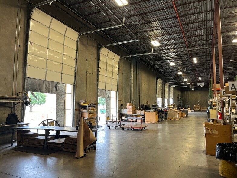 More Photos Of 5400 SW 33rd St, Oklahoma City Warehouse For Lease