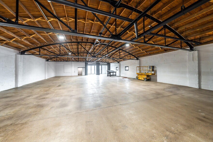 More Photos Of 846 Main St, Lake Geneva Storefront For Sale