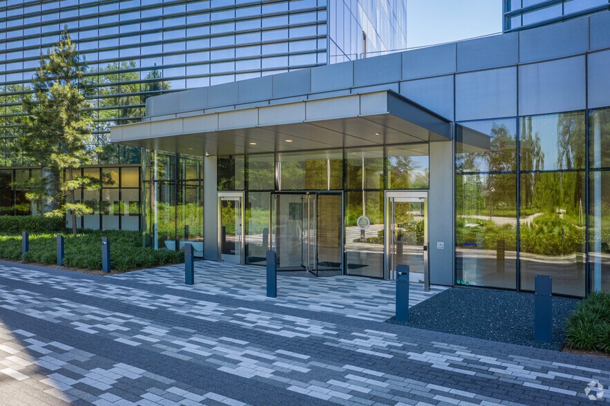 More Photos Of 10000 Energy Dr, Spring Office For Lease