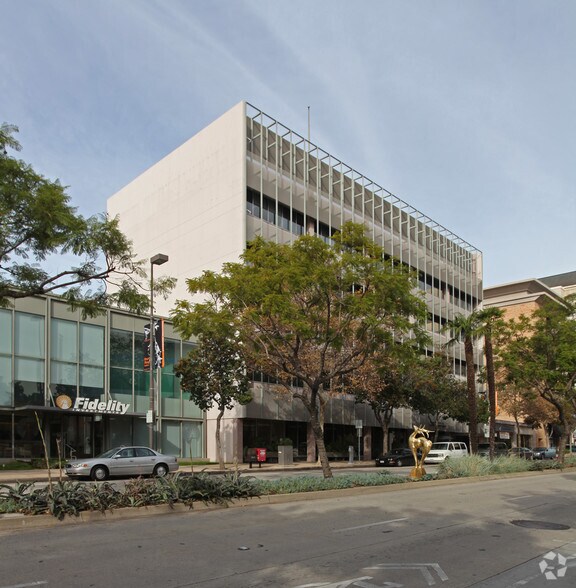 More Photos Of 99 S Lake Ave, Pasadena Loft Creative Space For Lease