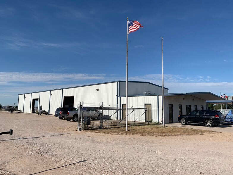 More Photos Of 8005 W Industrial Ave, Midland Warehouse For Lease