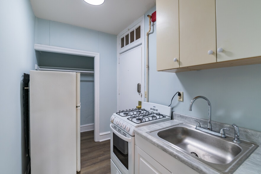 More Photos Of 2115 N 63rd St, Philadelphia Apartments For Sale