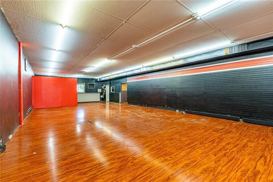 More Photos Of 2195 Monroe Ave, Rochester Freestanding For Sale