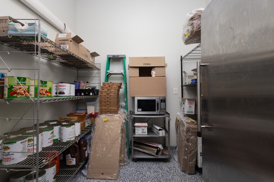 More Photos Of 317 Studdart Ave, Graceville General Retail For Sale