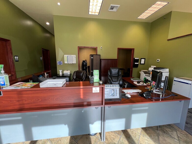 More Photos Of 1720 N Hamilton St, Spokane Freestanding For Lease