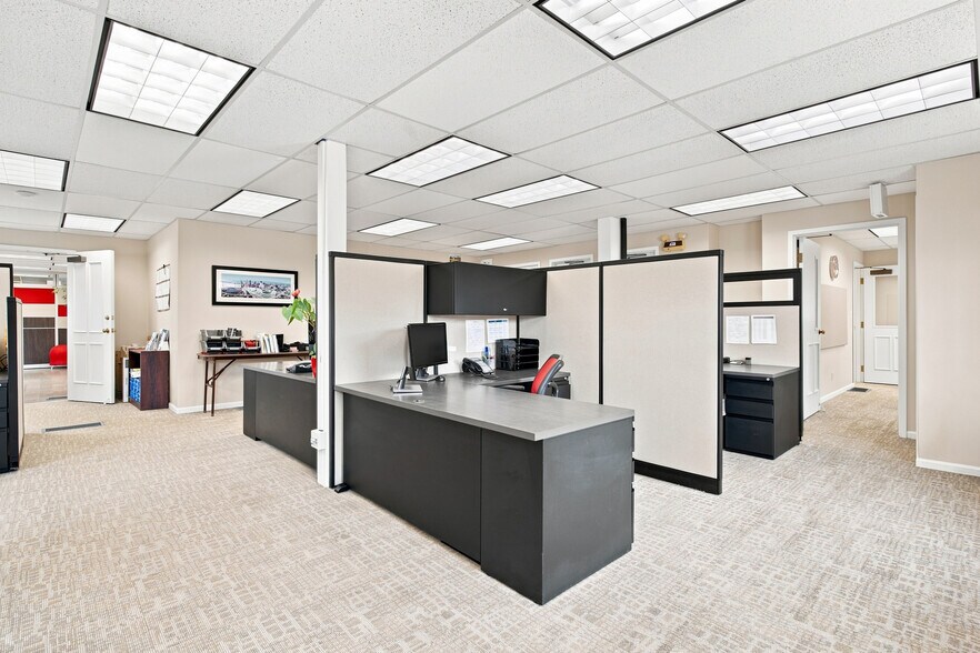 More Photos Of 33610 Solon Rd, Solon Office For Sale