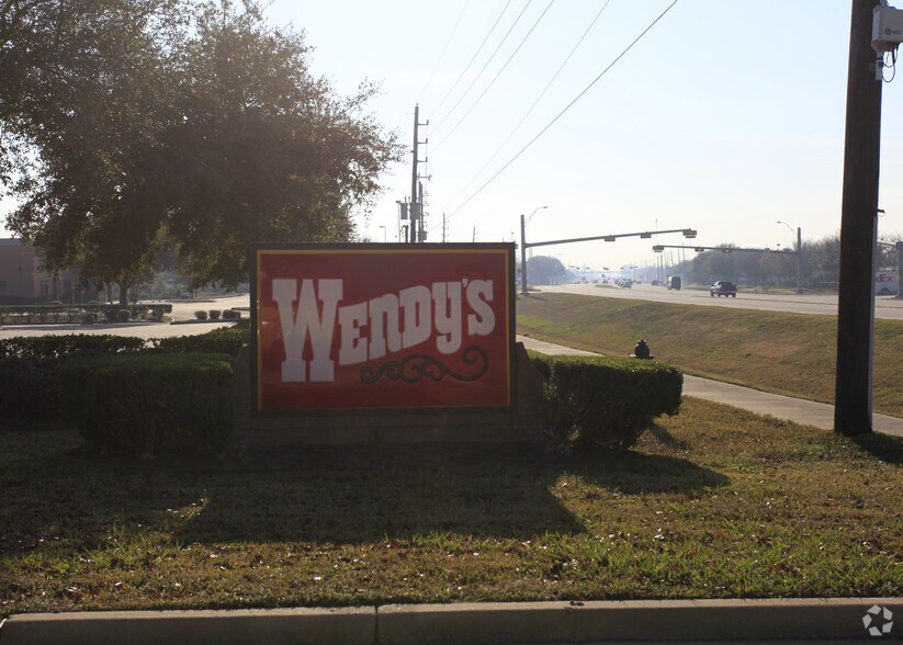 More Photos Of 5515 Highway 6, Missouri City Fast Food For Lease