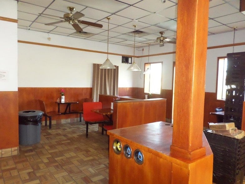 More Photos Of 1419 The Blvd, Rayne Service Station For Lease