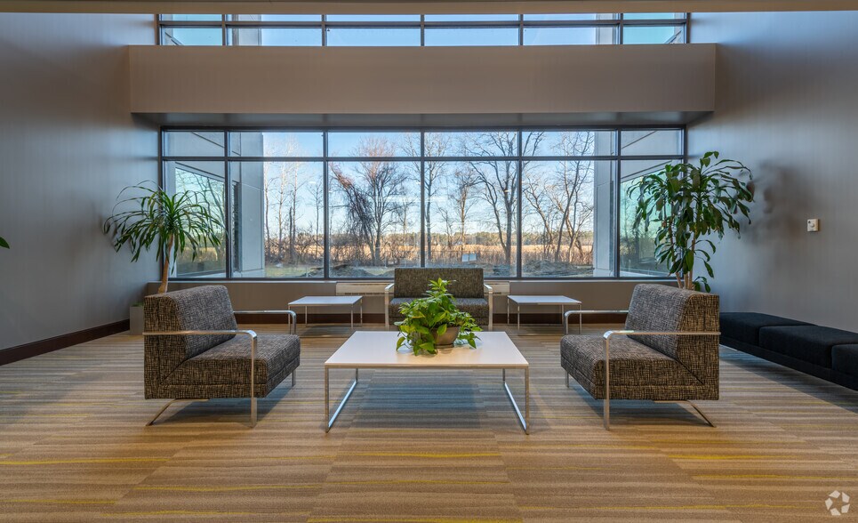 More Photos Of 101 Edgewater Dr, Wakefield Unknown For Lease