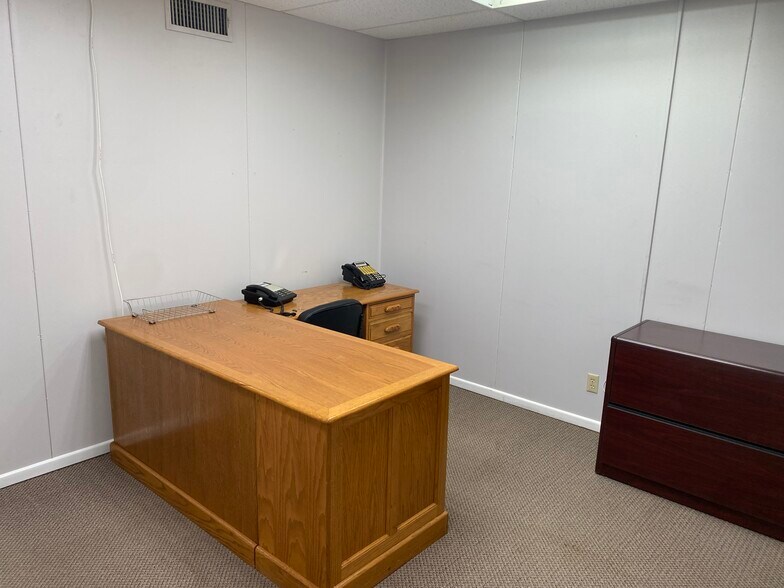 More Photos Of 8051 Seymour Hwy, Wichita Falls Warehouse For Lease