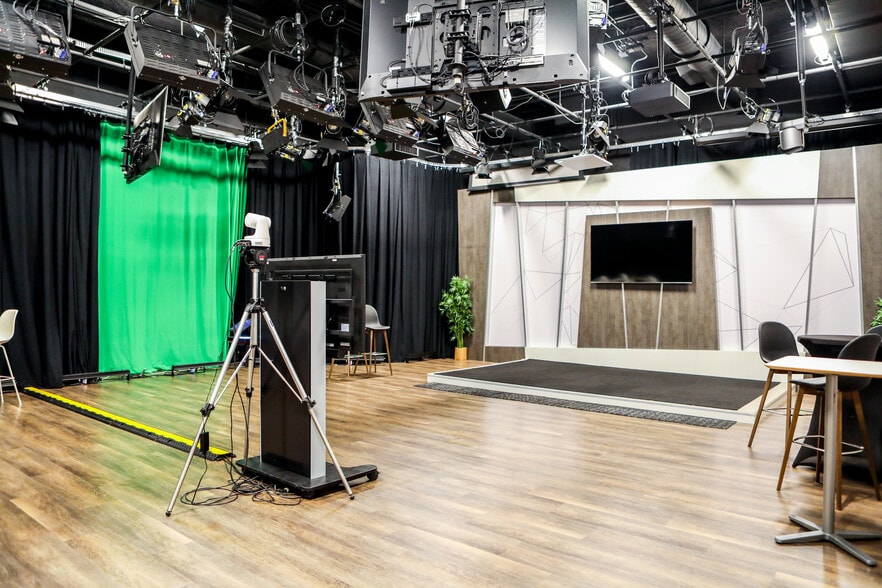 More Photos Of 864 Spring St NW, Atlanta Office For Lease