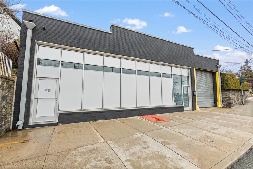 Primary Photo Of 148-150 Pearl St, Port Chester Auto Repair For Sale