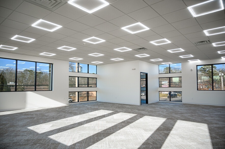 More Photos Of 2100 W County Line Rd, Jackson Office For Lease